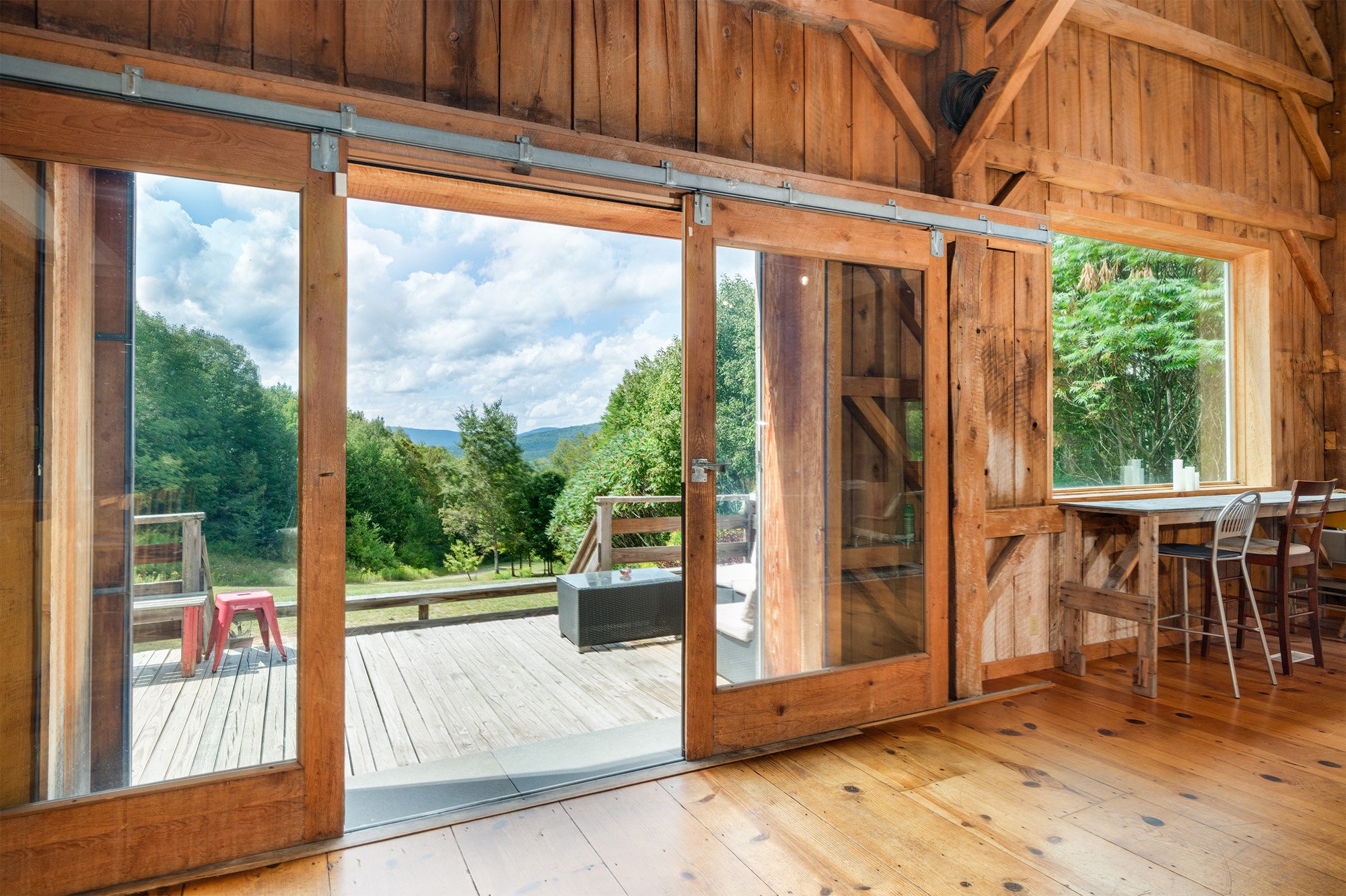 006 -Stunning Setting- 105 Stewart Rd