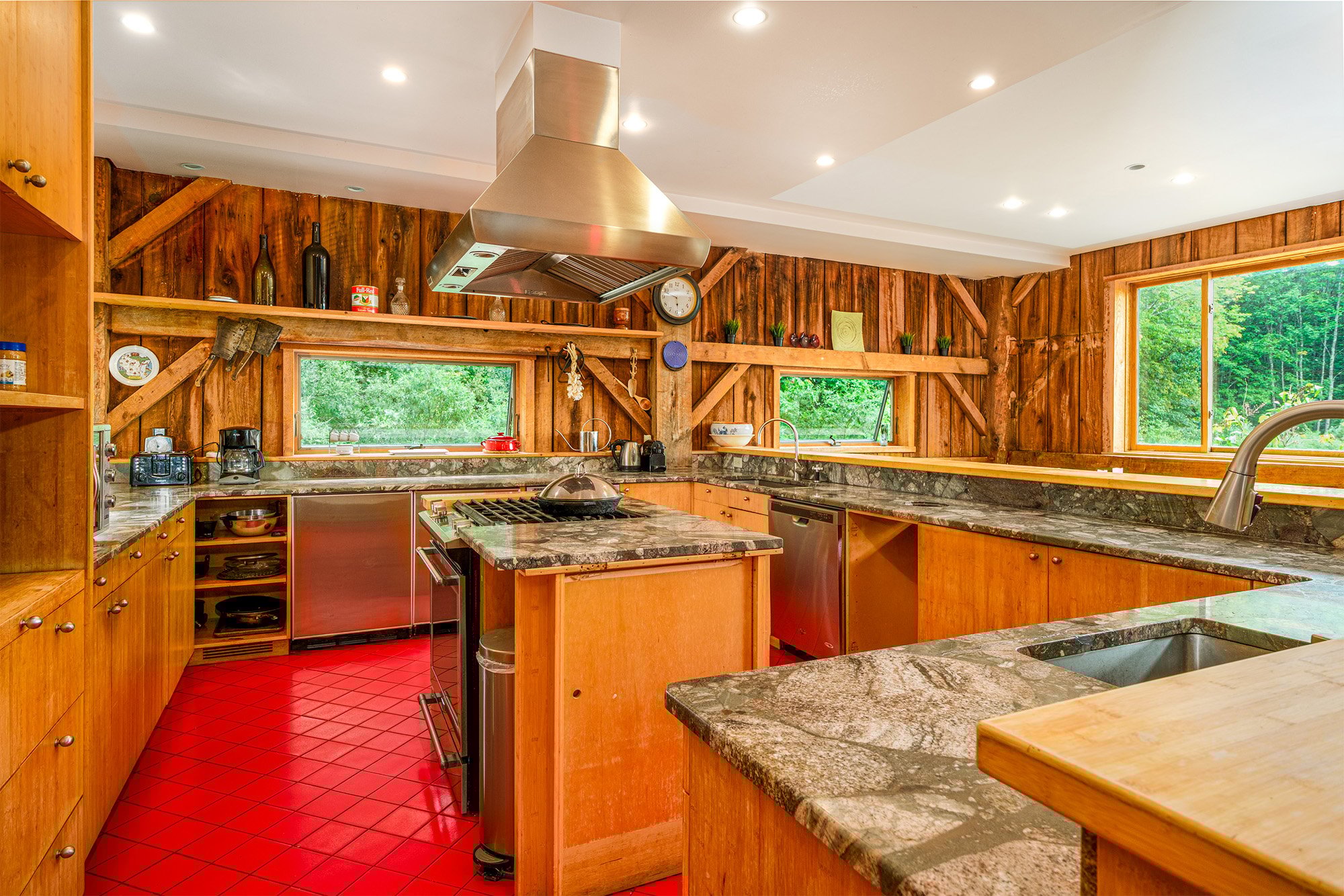 012 -Chefs Kitchen- 105 Stewart Rd