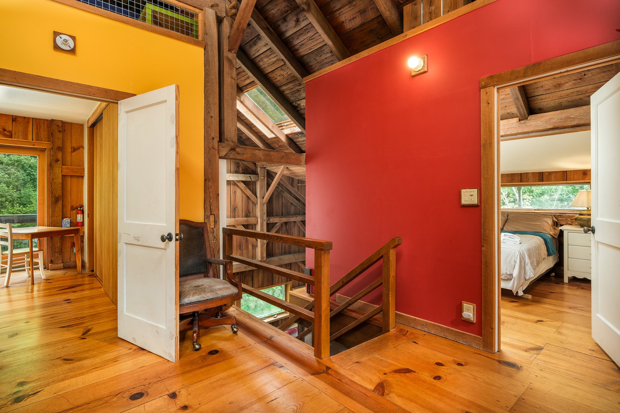 029 -2nd Floor Landing- 105 Stewart Rd