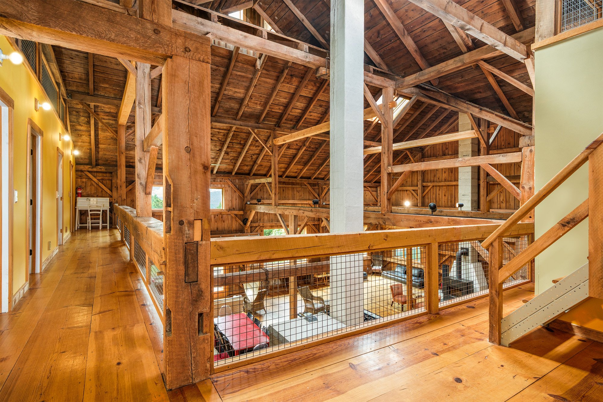 030 -Spectacular- 105 Stewart Rd