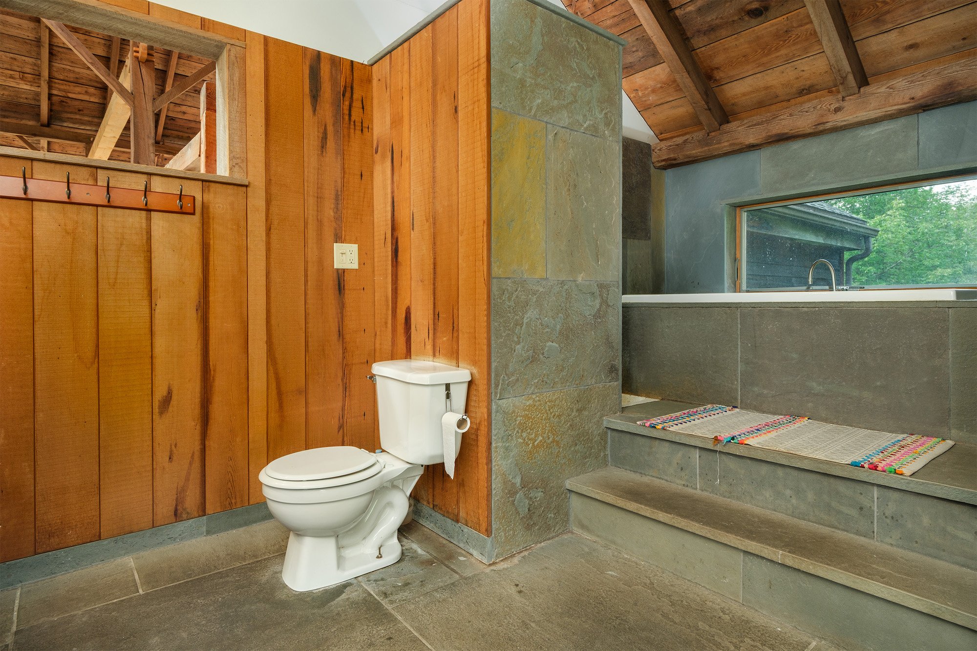 034 -Primary ensuite Bath- 105 Stewart Rd