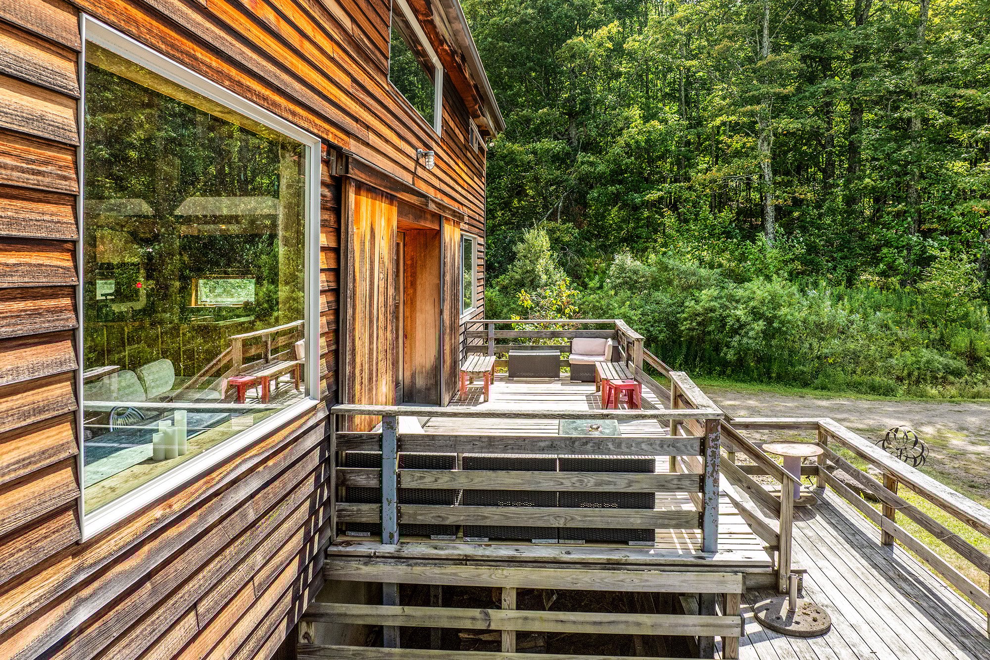 050 -Multi-Level Deck- 105 Stewart Rd