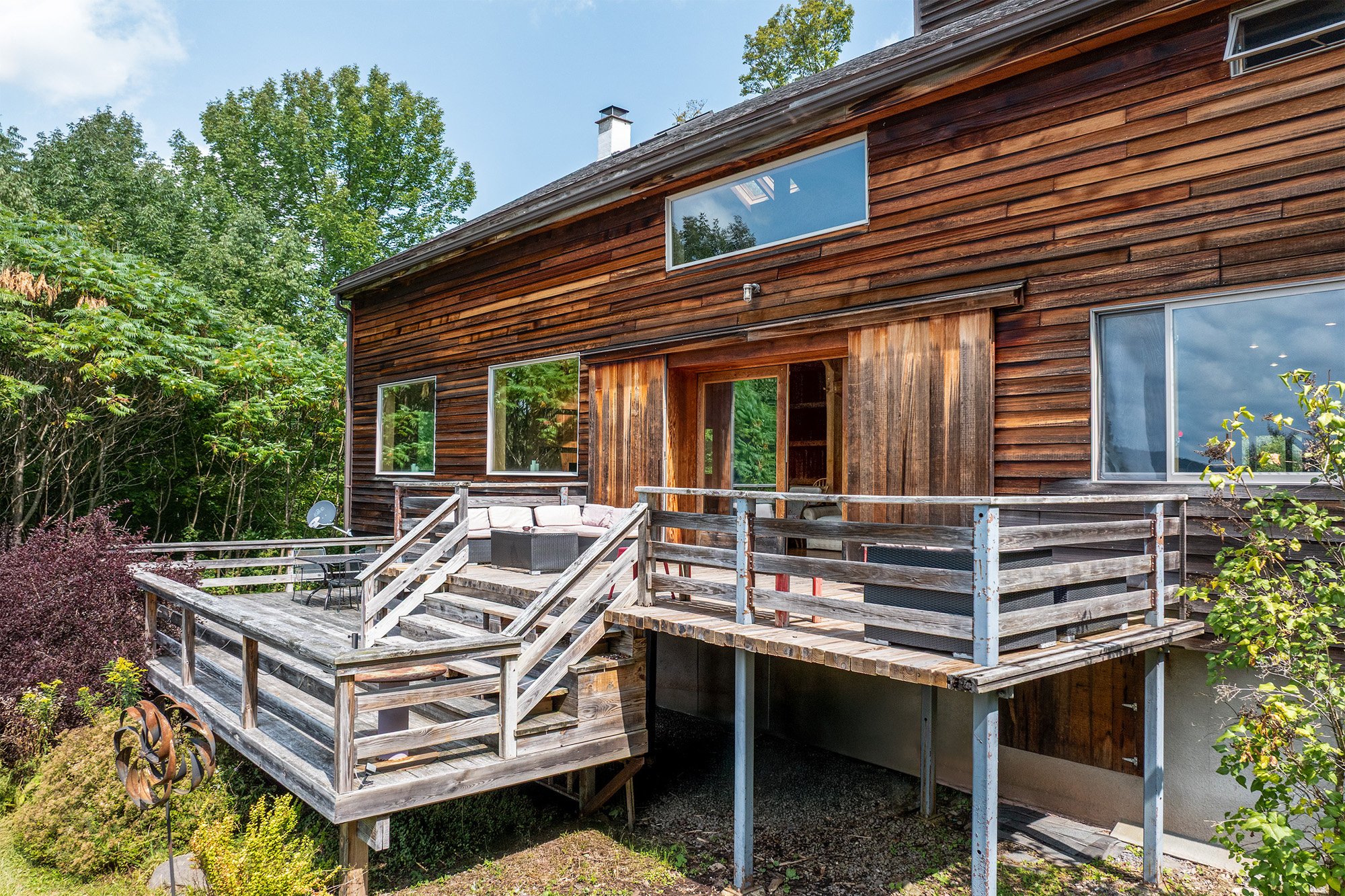 053 - 0541 -Outdoor Living- 105 Stewart Rd