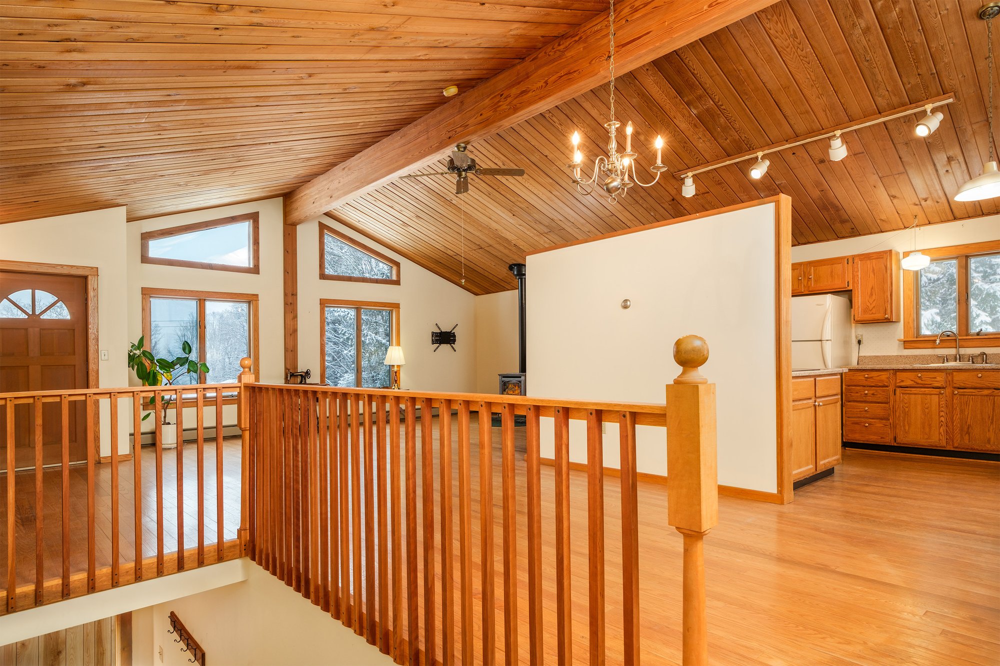 11 Front entrance and Great Room  - 260 Southside Dr