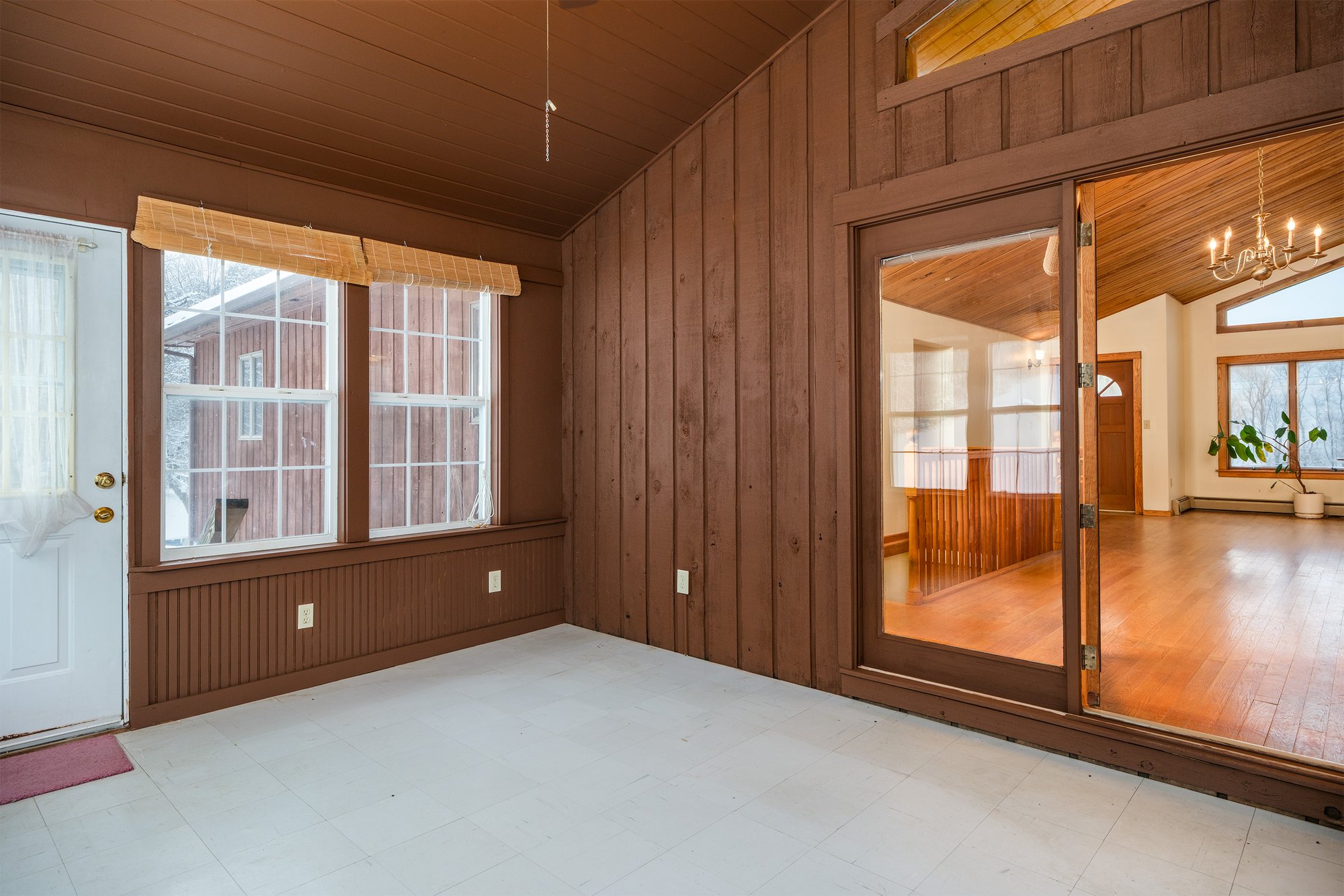 18 Sunroom - 260 Southside Dr