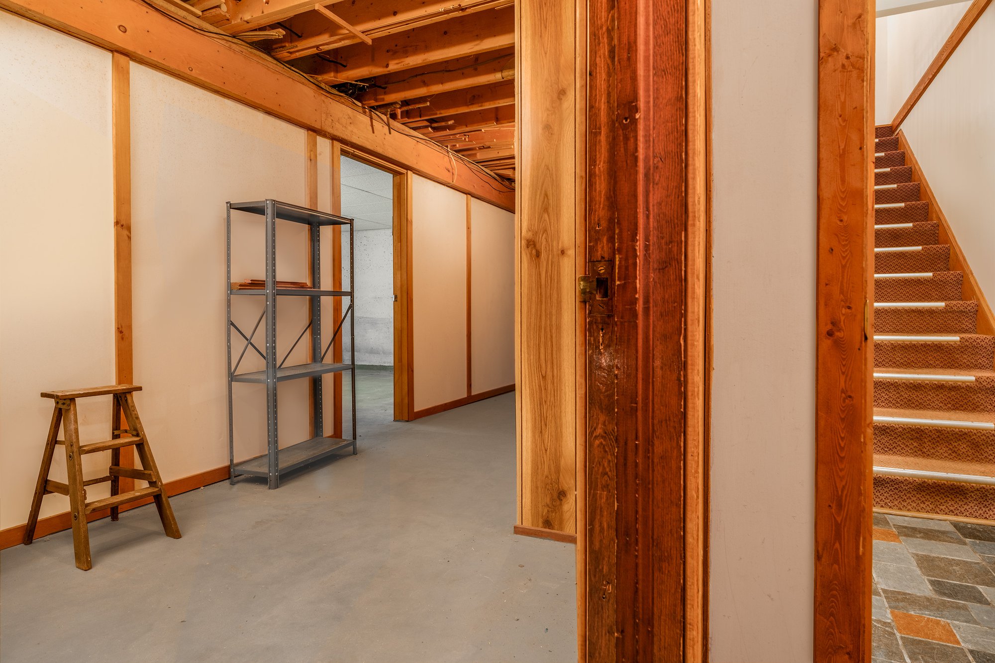 29 Lower-Level landing - 260 Southside Dr