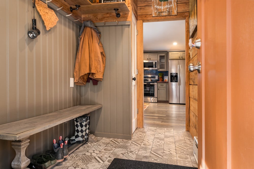 464 Curtis Lane - Mud Room