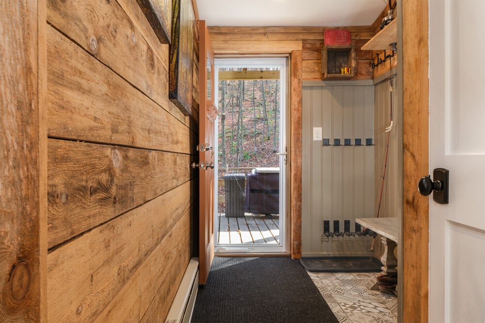 464 Curtis Lane - Mud Room