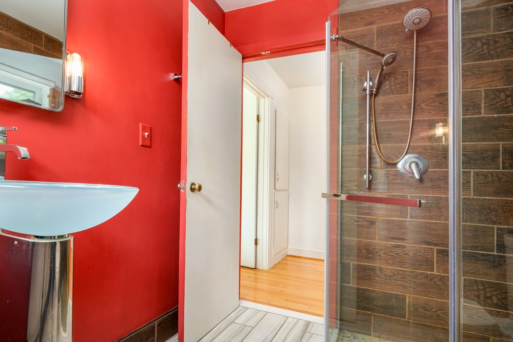 Bathroom - 4923 County Highway 36