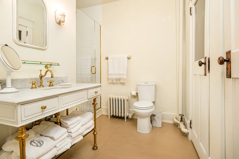030 Ayer House primary suite full bath