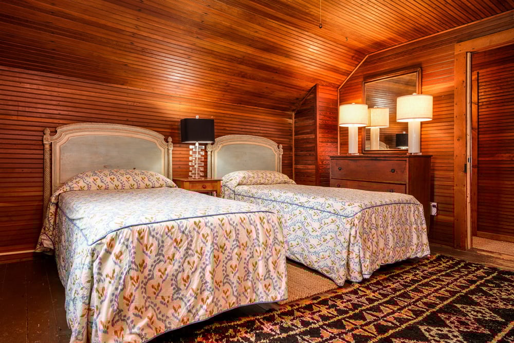 051 Cottage west bedroom