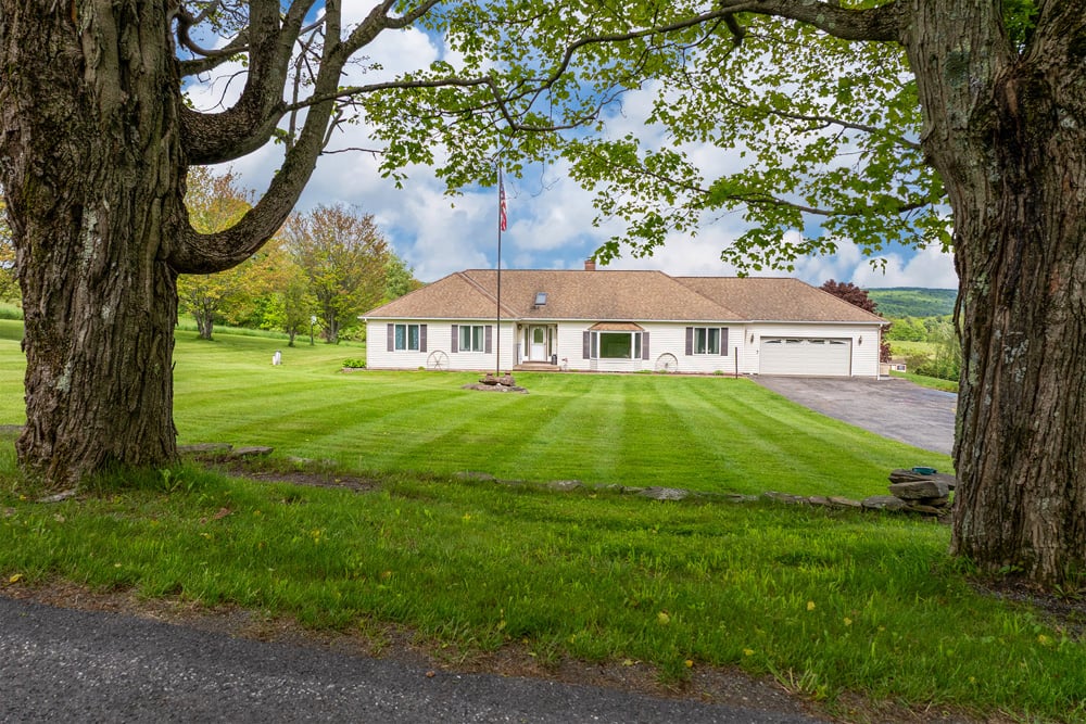 Gorgeous Yard - 532 Wilbur Hill Rd
