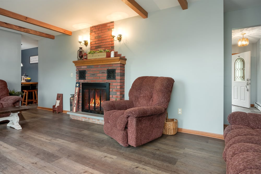 Family Room - 532 Wilbur Hill Rd