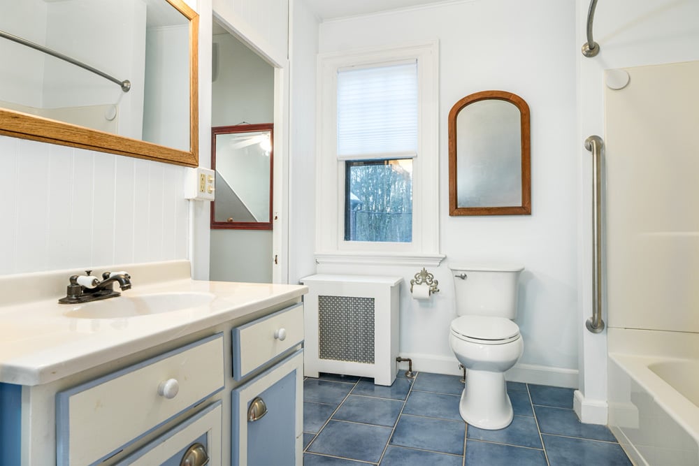 70 Private Full Bath (Bed #5 Blue Room) - 6 Westridge Rd Cooperstown