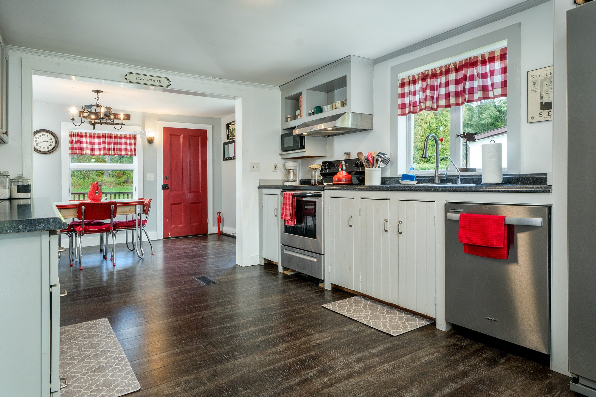 Modern Kitchen with Breakfast Room - 70 Case Hill Rd