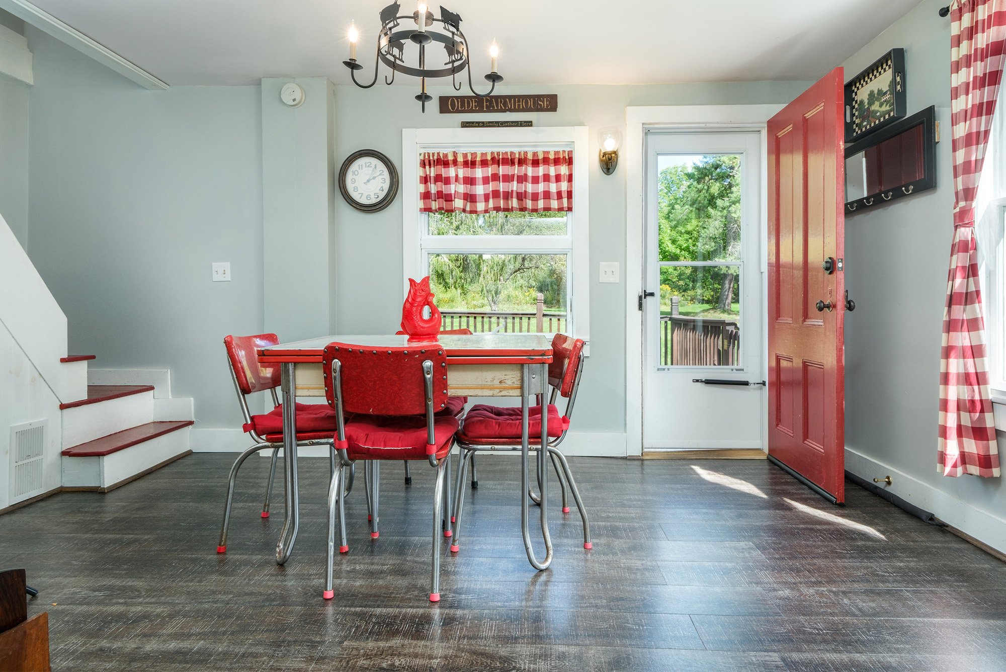 Modern Kitchen with Breakfast Room - 70 Case Hill Rd