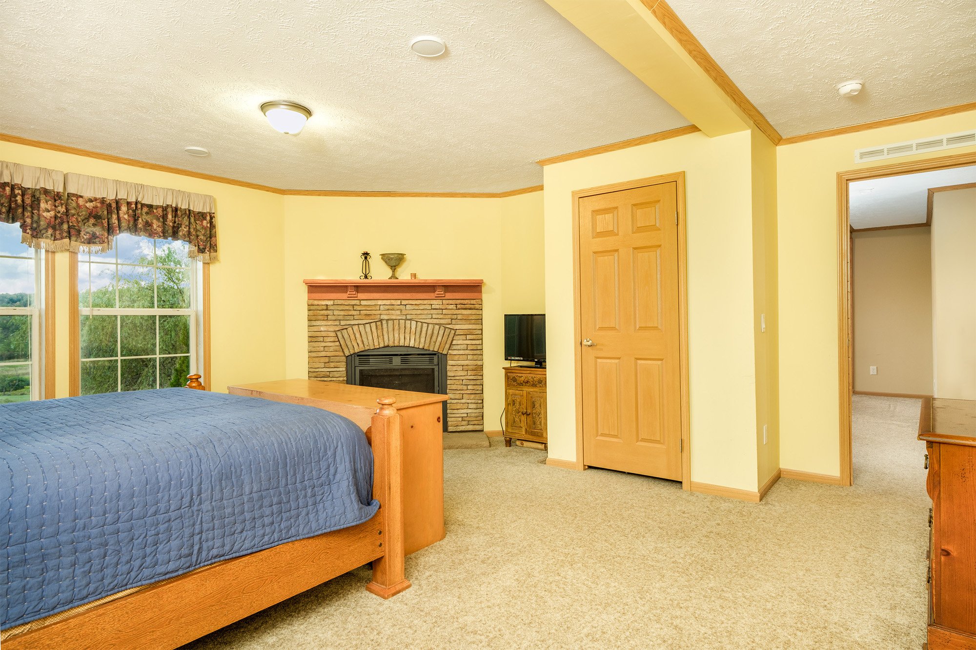 012 -- 936 Potter Mnt Rd