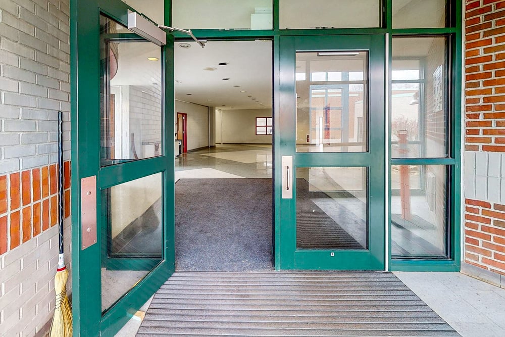 006-1 - 138 Church St